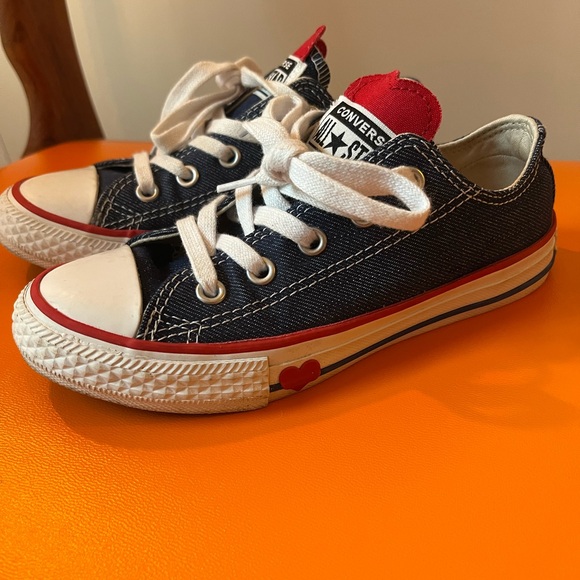 Converse heart shoes - Picture 3 of 5